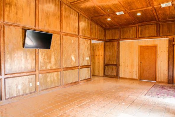 For Sale | 336,936 SF South Texas Industrial Facility: 516 W Live Oak St, Cuero, TX 77954